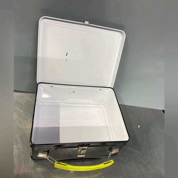 The Devil's Rejects Metal Lunch Box RARE NECA Rob Zombie Collectible 2005 - Picture 7 of 10